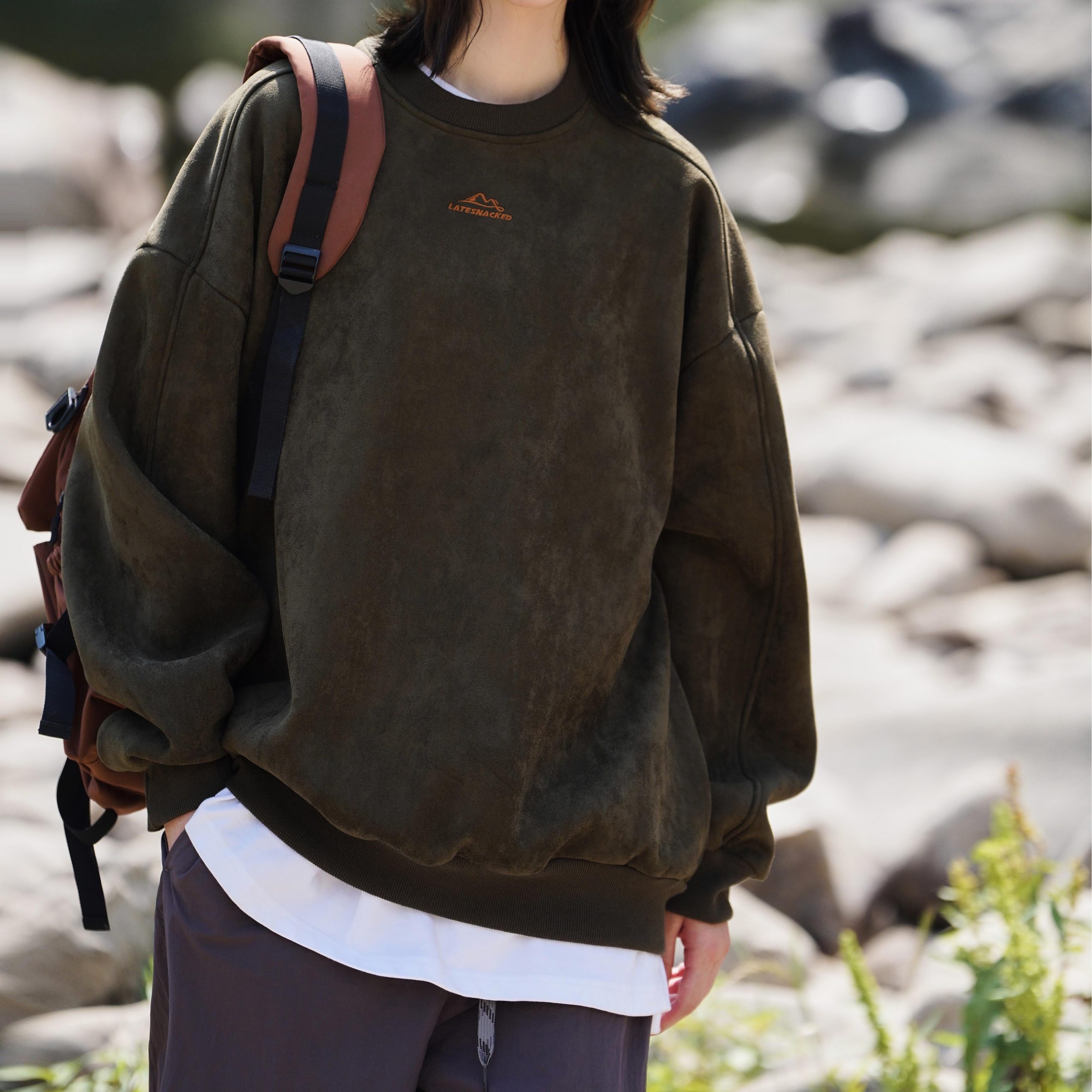 Style Core Aesthetics, New Style Trends Vintage Mountain Logo Fleece Sweatshirt Style Core Aesthetics, New Style Trends Vintage Mountain Logo Fleece Sweatshirt