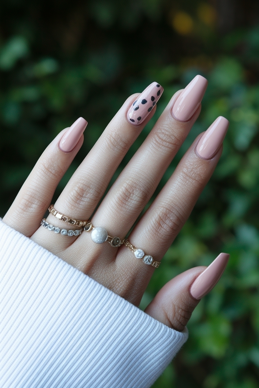 Top Spring Nails 2025 Trends Short to Elevate Your Style outfit idea